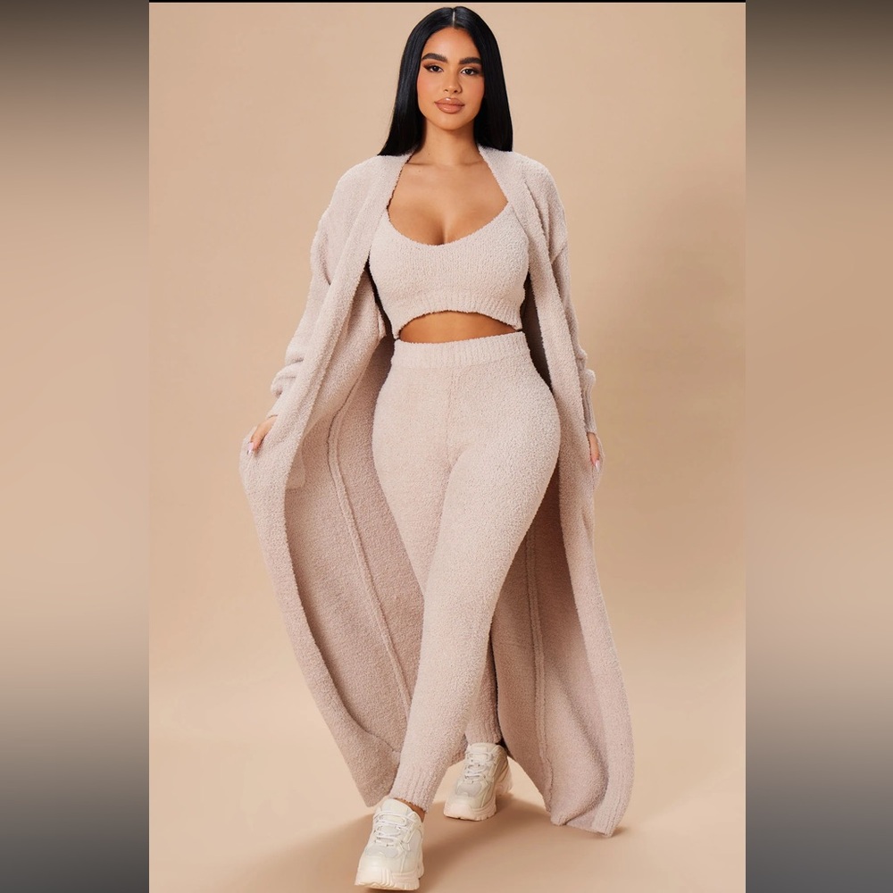 Fashion Nova living in it 3 piece legging set
